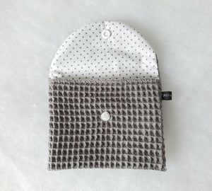 Kit pour routine beauté nid d'abeille gris (lingettes - pochette à savon - bandeau) / Kit bien-être / cadeau femme