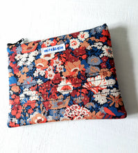 Charger l'image dans la galerie, Pochette matelassée en tissu Liberty Thorpe / trousse à bijoux liberty of London / trousse voyage