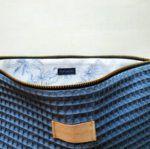 Charger l'image dans la galerie, Grande pochette zippée / Grande pochette coton nid d'abeille / Trousse en tissu grand format / Cadeau femme