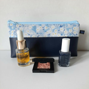 Trousse à maquillage bleu marine et tissu Liberty Mitsi / Trousse de toilette femme
