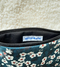 Charger l&#39;image dans la galerie, Petite pochette Porte monnaie en tissu Liberty Mitsi / Trousse Liberty of London