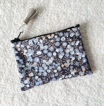 Charger l&#39;image dans la galerie, Petite pochette Porte monnaie en tissu Liberty Wiltshire / Trousse Liberty of London