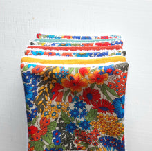 Charger l&#39;image dans la galerie, Lingettes démaquillantes lavables en Liberty Annie Margaret / Lot de cotons lavables / Coton démaquillant à l&#39;eau
