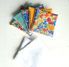 Charger l&#39;image dans la galerie, Lingettes démaquillantes lavables en Liberty Annie Margaret / Lot de cotons lavables / Coton démaquillant à l&#39;eau