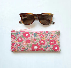 Etui à lunettes molletonné en tissu Liberty of London Betsy rose / Cadeau femme