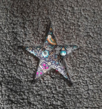 Charger l&#39;image dans la galerie, Housse de bouillotte en moumoute chesnut et étoile Liberty / Protège bouillotte eau chaude 2 litres fausse fourrure mouton grande douceur / Cadeau Noël