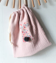 Charger l&#39;image dans la galerie, pochon sac de rangement double gaze coton et lapin liberty wiltshire faitmain créateur