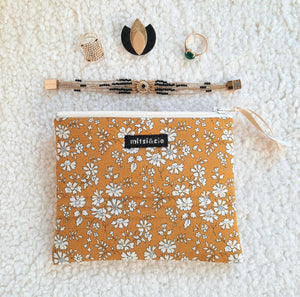 Pochette matelassée en tissu Liberty Capel moutarde / trousse Liberty of london