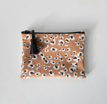 Charger l&#39;image dans la galerie, trousse tissu léopard femme cadeau fait main