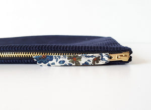 Grande pochette zippée / Grande trousse velours côtelé bleu marine / Trousse grand format / Pochette voyage / Cadeau femme